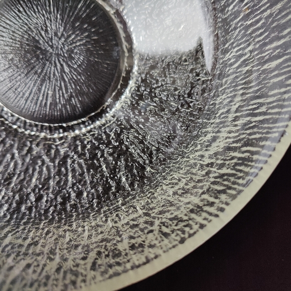 Vintage | Indiana Glass | Crystal Ice / Tree Bark | large serving bowl - Picture 4 of 11